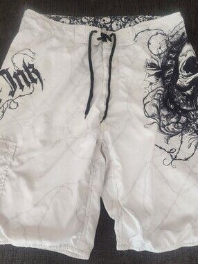 Miami Ink Y2K Mens Skull Barbed Wire Grunge Lined Board Shorts White/Black, 36